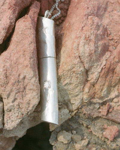 The Delfino Diamond Flask