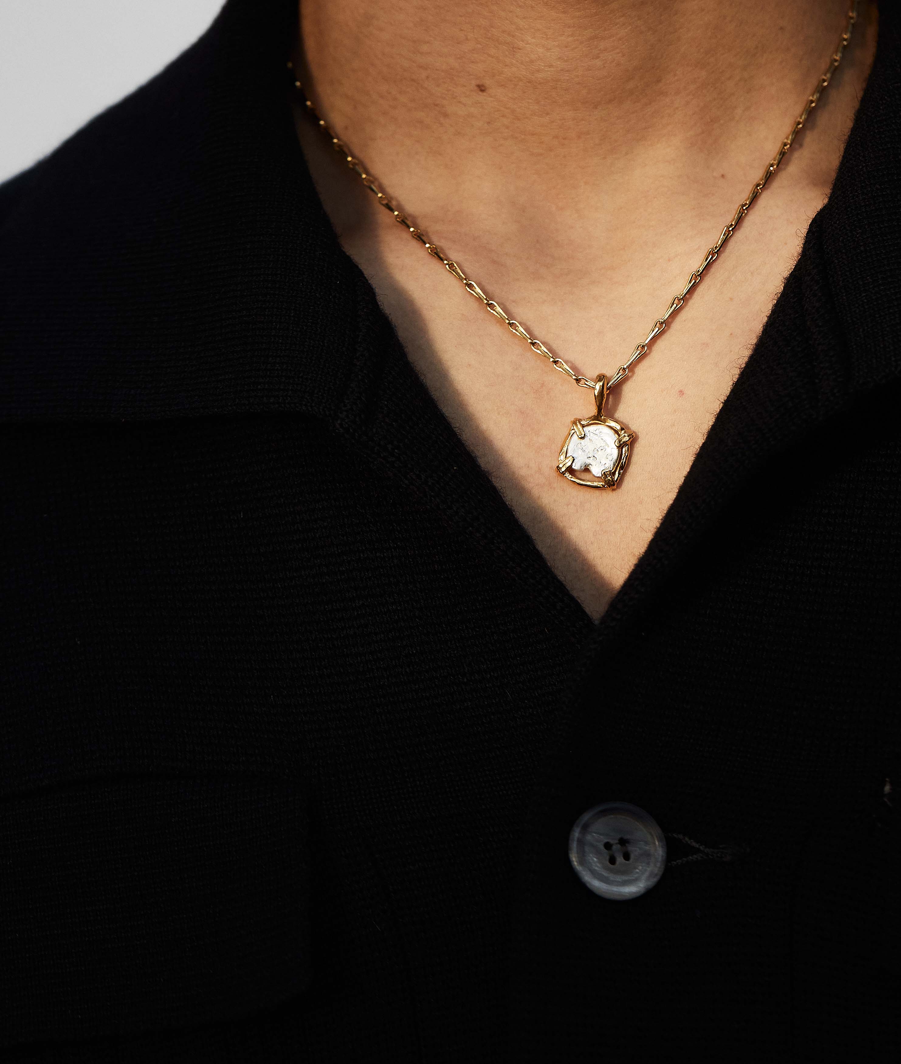 The Gilded Frame Medallion