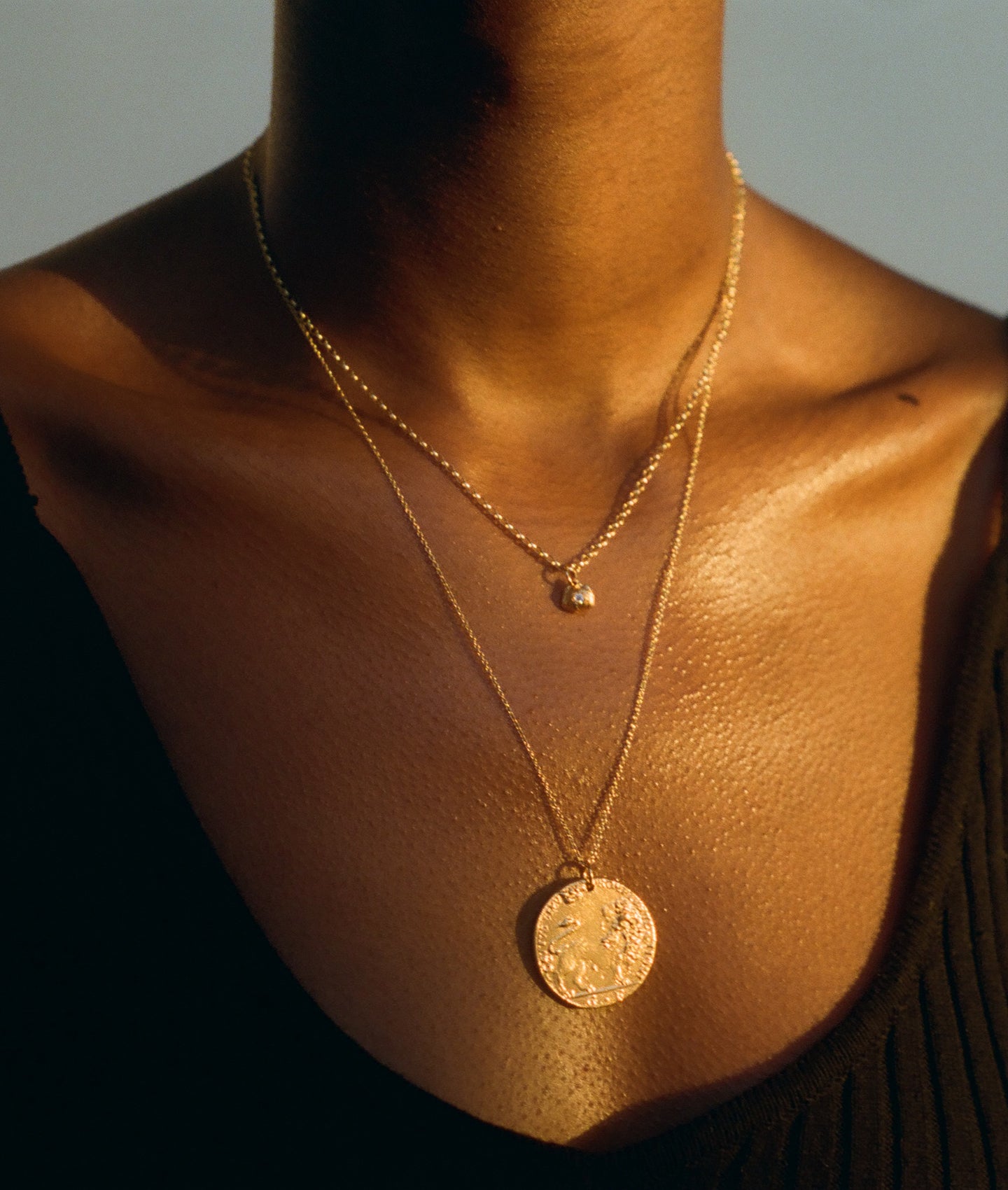 Model wearing Alighieri Flash of Lightning Gold Diamond Necklace