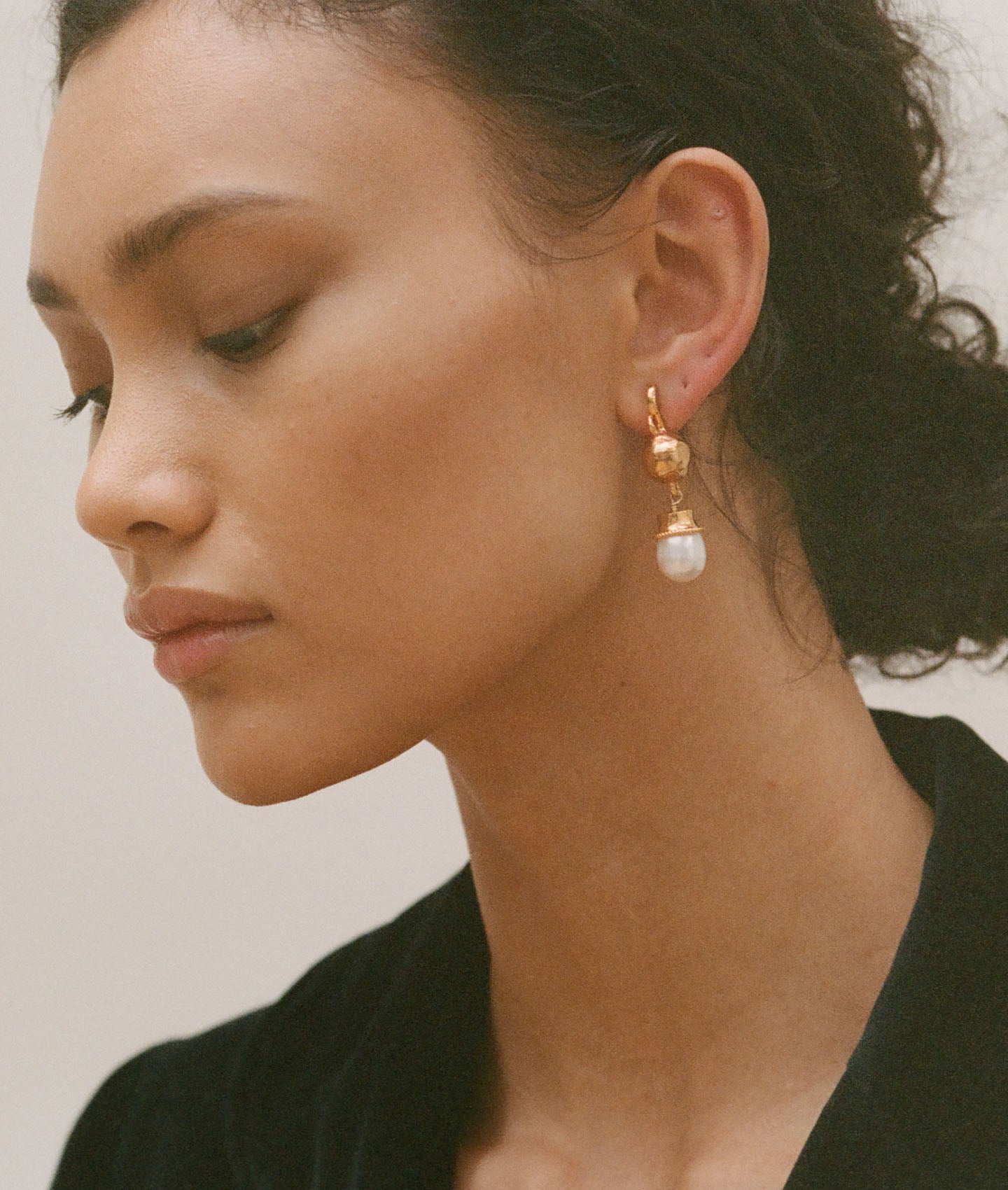 The Return to Innocence Pearl Earrings 24kt Gold Plated Alighieri